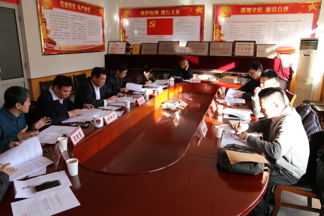 /></p><div>&nbsp;&nbsp;&nbsp; 與會(huì)專家于21日上午赴山西省機(jī)械產(chǎn)品司法鑒定中心與山西省礦產(chǎn)金銀珠寶司法鑒定中心實(shí)地考察調(diào)研，下午正式召開產(chǎn)品質(zhì)量司法鑒定座談會(huì)。會(huì)上課題組領(lǐng)導(dǎo)就上午的考察調(diào)研情況做了整體介紹，《山西省司法鑒定執(zhí)業(yè)分類規(guī)定（2016年）》起草執(zhí)筆人趙亞娣向全體與會(huì)專家介紹了山西省司法鑒定執(zhí)業(yè)分類有關(guān)問題的說明，各個(gè)鑒定機(jī)構(gòu)負(fù)責(zé)人也就此次調(diào)研做了相關(guān)發(fā)言，*后山西省司法鑒定協(xié)會(huì)會(huì)長劉占中總結(jié)講話。</div><div>&nbsp;</div><div>&nbsp;&nbsp;&nbsp; 此次座談會(huì)旨在學(xué)習(xí)調(diào)研山西司法鑒定成功經(jīng)驗(yàn)，征集山西司法鑒定專家的意見，為《產(chǎn)品質(zhì)量司法鑒定通用程序規(guī)范》的修訂做理論和實(shí)踐的積累。</div><div>&nbsp;</div><p style=